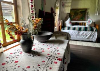 Старовинна хата українців