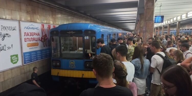 Фото з місця події Вечірній Київ