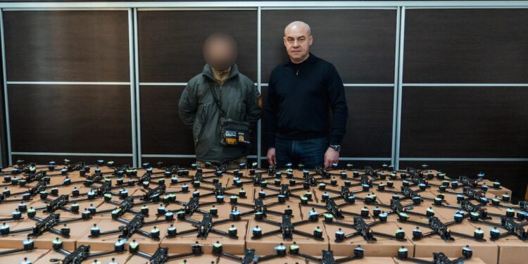 Сергій Надал передає дрони на передову