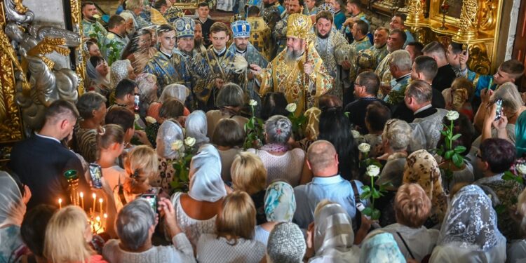 церква