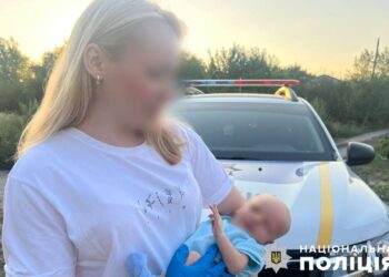 Мати з немовлям. Фото Наццполіції