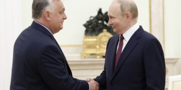 Віктор Орбан і російський диктатор Володимир Путін. Фото Associated Press