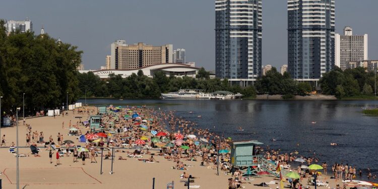 Столиця відчула справжнє травневе потепління