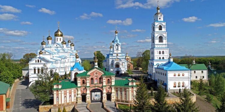 Почаївська Лавра може втратити 12 гектарів території