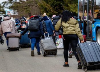 Еміграція. Ілюстрація