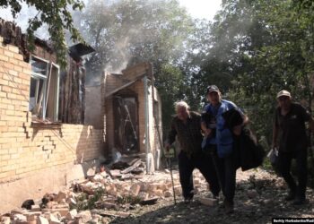 Евакуація з селища Нью-Йорк біля Торецька