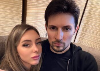 Павло Дуров зі своєю дівчиною