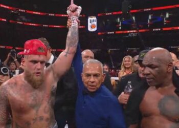 Джейк Пол переміг легенду боксу Майка Тайсона в історичному поєдинку