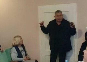 Терорист кидає гранати у сільраді на Закарпатті