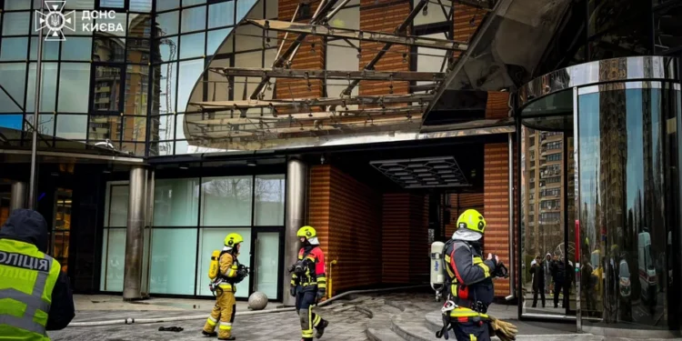 На Печерську загорілась лазня елітного комплексу