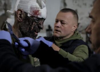 Під вогнем ворога медики 24-ї ОМБр рятують героїв