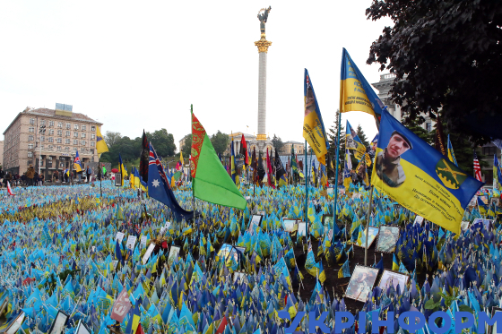 Прапорці на Майдані у Києві