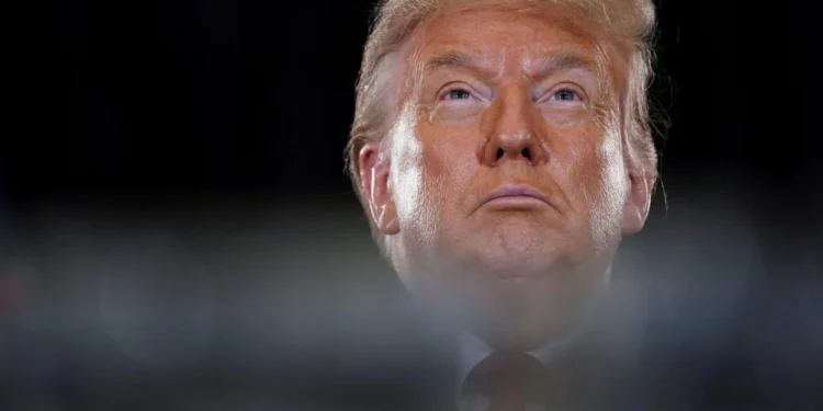 Дональд Трамп заглушив Голос Америки