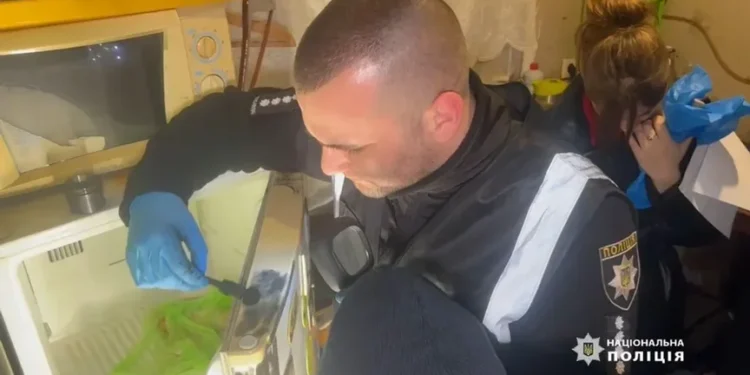 Тіло малюка у морозильній камері