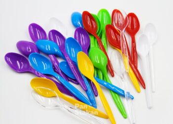 Півтора мільйона гривень на пластикові ложки