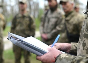 Натовп завадив роботі ТЦК у Рівному