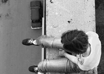 У ТЦК чоловік порізав себе та стік кров'ю