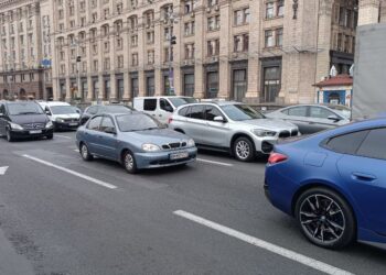 Критична ситуація у дворах Києва