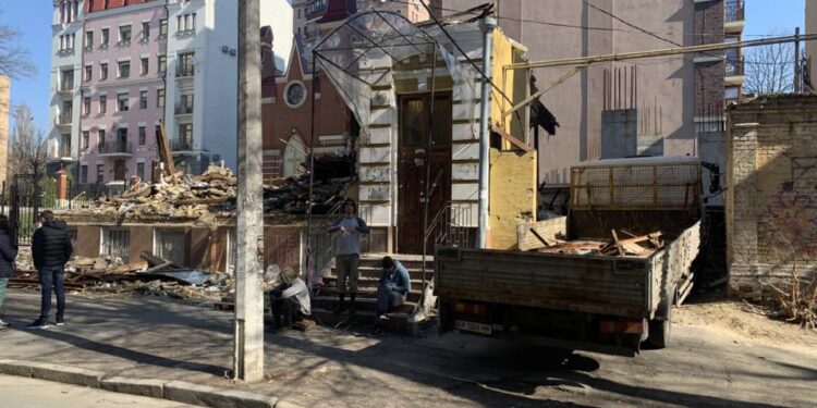 Залишки садиби Зеленських опинилися під загрозою