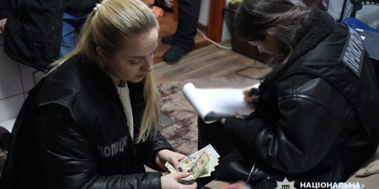 Організаторів фінансової піраміди затримала поліція Одещини