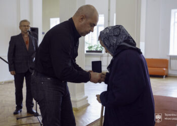 Сергій Надал вручив родинам загиблих військових відзнаки