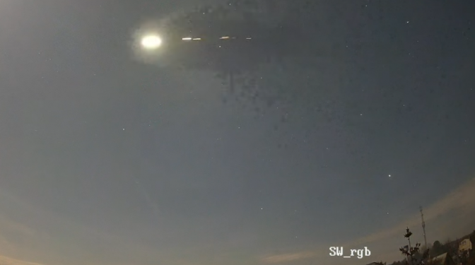 Нічний метеор над Києвом