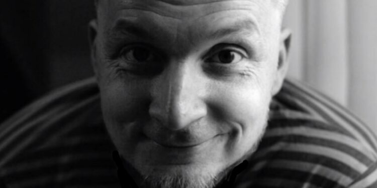 Керівника київської школи публічно звинуватили у домаганнях