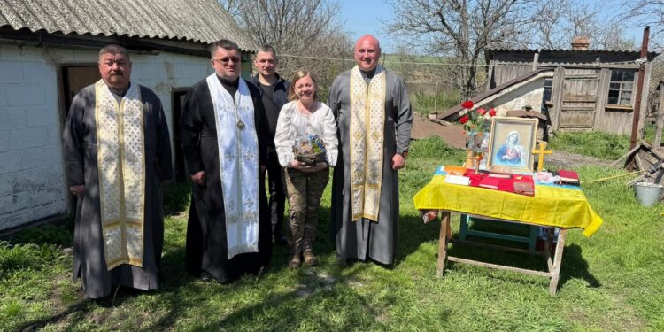 Наролдний обранець Микола Люшняк провів Великдень з українськими воїнами на передовій
