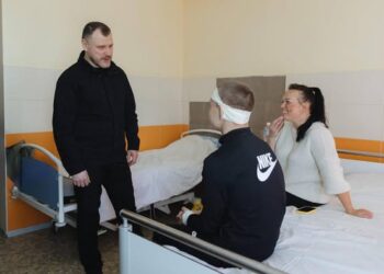 Міністр Ігор Клименко провідав юного Героя