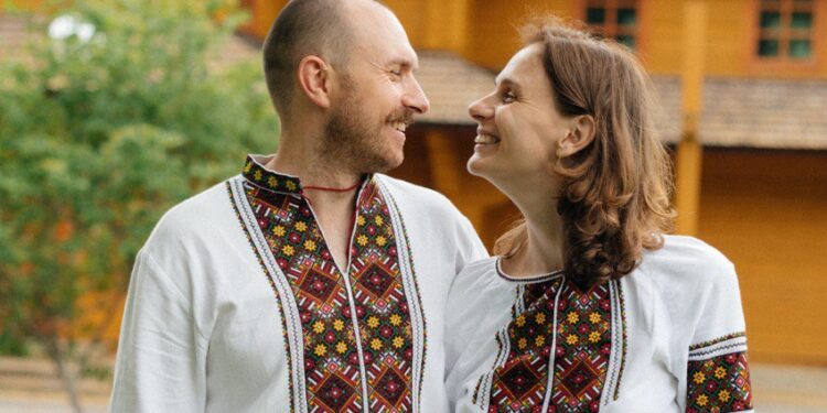 Писанкарка з Тернополя продає великодні набори