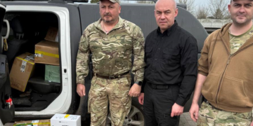 Сергій Надал на фронті передав партію безпілотників