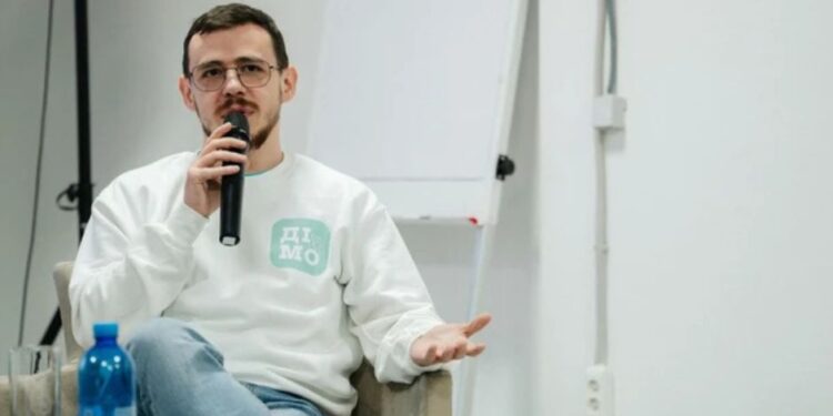 Виріс у дитячому будинку і став успішним інженером