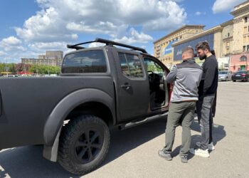 Паралімпійський чемпіон Максим Крипак та «Українська команда» передали позашляховик захисникам на Вовчанський напрямок