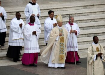 Лев XIV офіційно обійняв престол Святого Петра