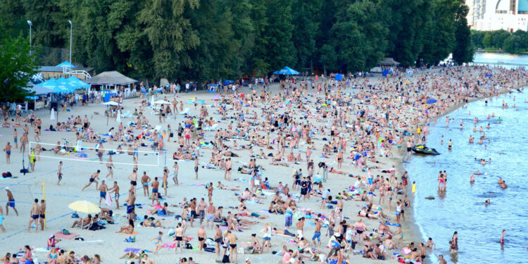 Пляжі залишаються закритими через воєнну загрозу