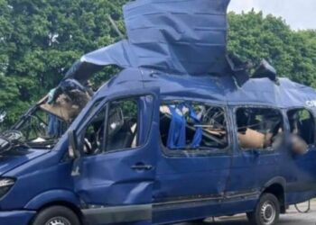 Російська армія обстріляла автобус на Сумщині