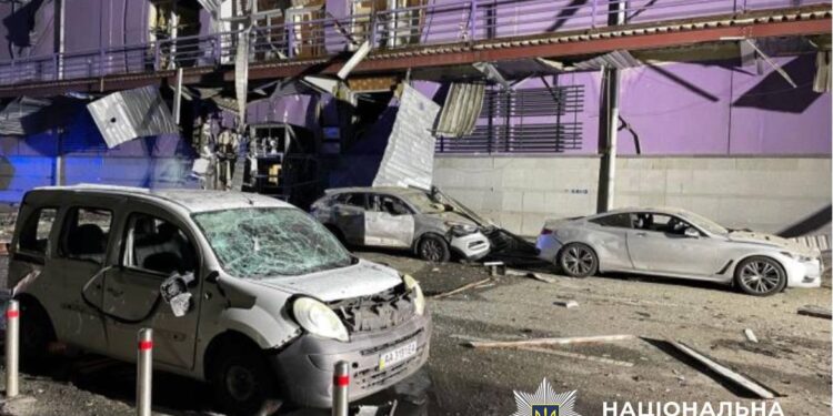 У Києві 11 постраждалих внаслідок атаки ворожих БпЛА