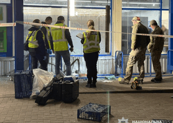 У Житомирі чоловік підірвав гранату біля супермаркету