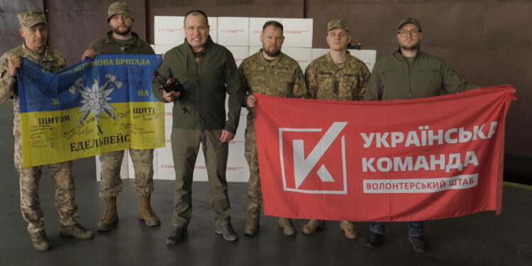 Передача FPV-дронів для «Едельвейс»: «Українська команда» зміцнює фронт під час російського «перемир’я»