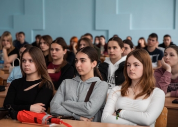 Митрополит Нестор зустрівся зі студентами