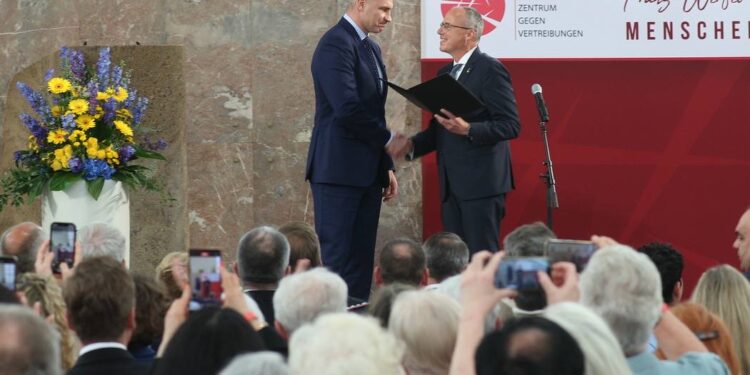 Кличко у Франкфурті отримав престижну премію за права людини