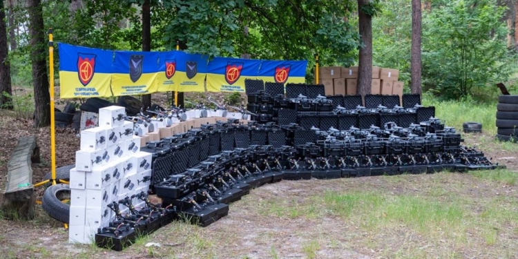 Дві бригaди отримaли допомогу – 2400 БпЛА тa вaнтaжівки, – Кличко