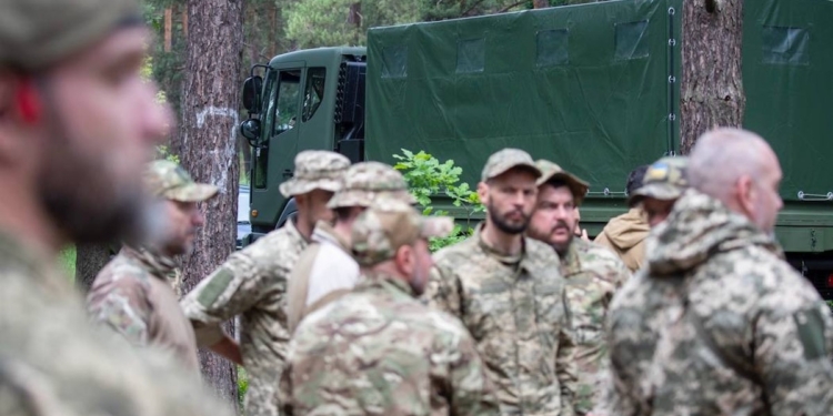 Дві бригaди отримaли допомогу – 2400 БпЛА тa вaнтaжівки, – Кличко