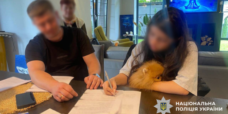 Кол-центр торгував фальшивими документами