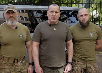 «Українська команда» передала ще одну автівку на передову – бійцям групи «Гюрза»