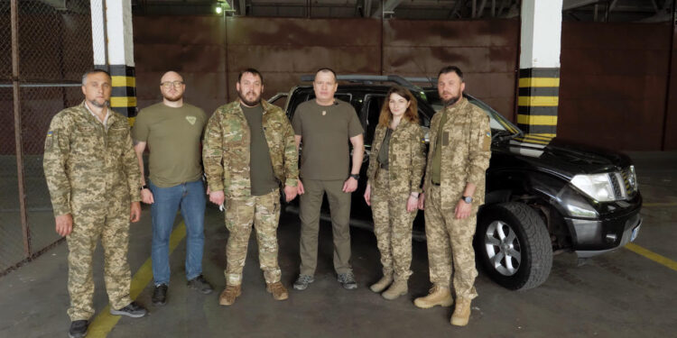 «Українська команда» передала автомобіль бійцям ТрО Києва на Запорізький напрямок