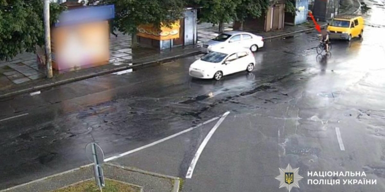 Чоловік стріляв по автівці волонтерки