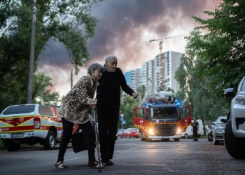 Фото поважної пари киян розбурхало мережу