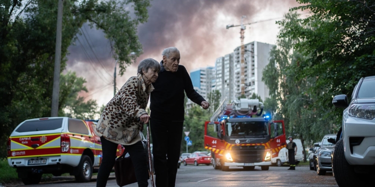 Фото поважної пари киян розбурхало мережу