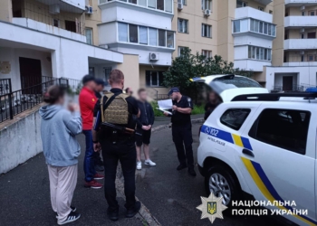 Чоловік вчинив стрілянину на Троєщині